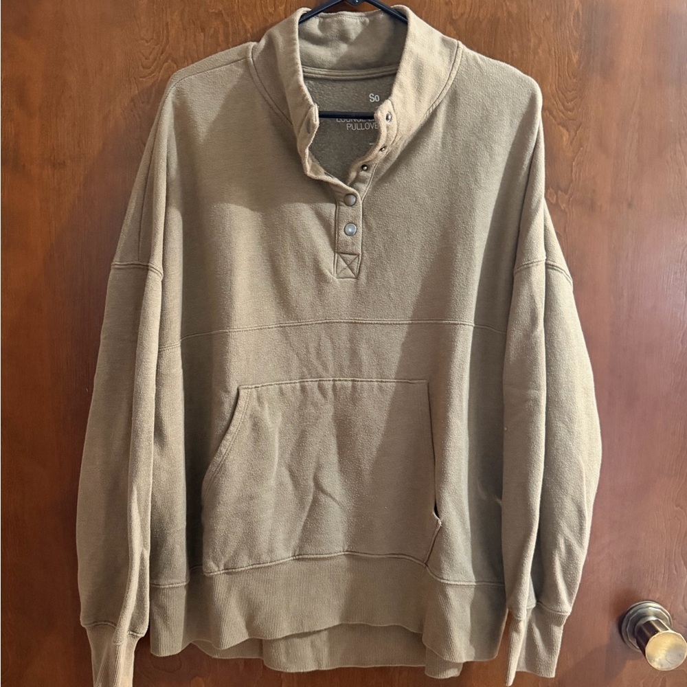 SO Women's Snap-Button Mock Collar Crewneck Sweater in Tan